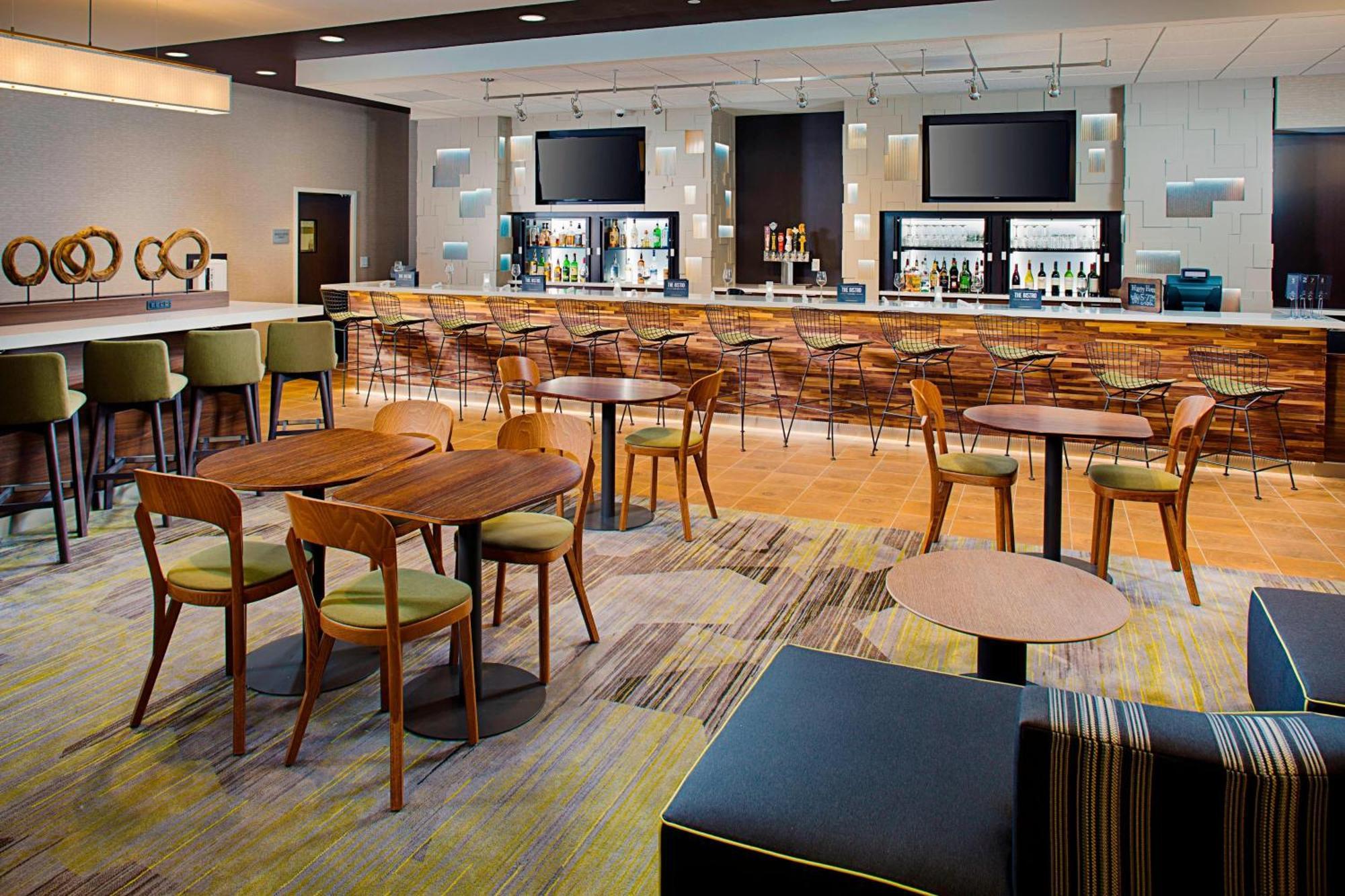 Courtyard By Marriott Dallas Carrollton And Carrollton Conference Center Exterior photo